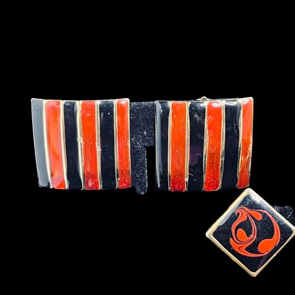 Lot of 5 Gold Tone Clip On Earrings (5369) - Picture 2 of 7